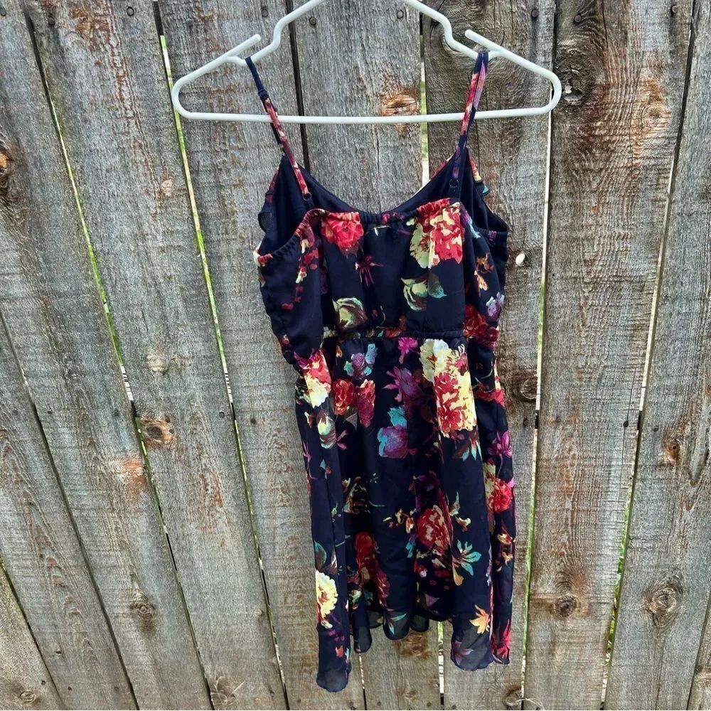 It’s Pink mini dress with spaghetti straps adjustable size is small - Picture 6 of 9